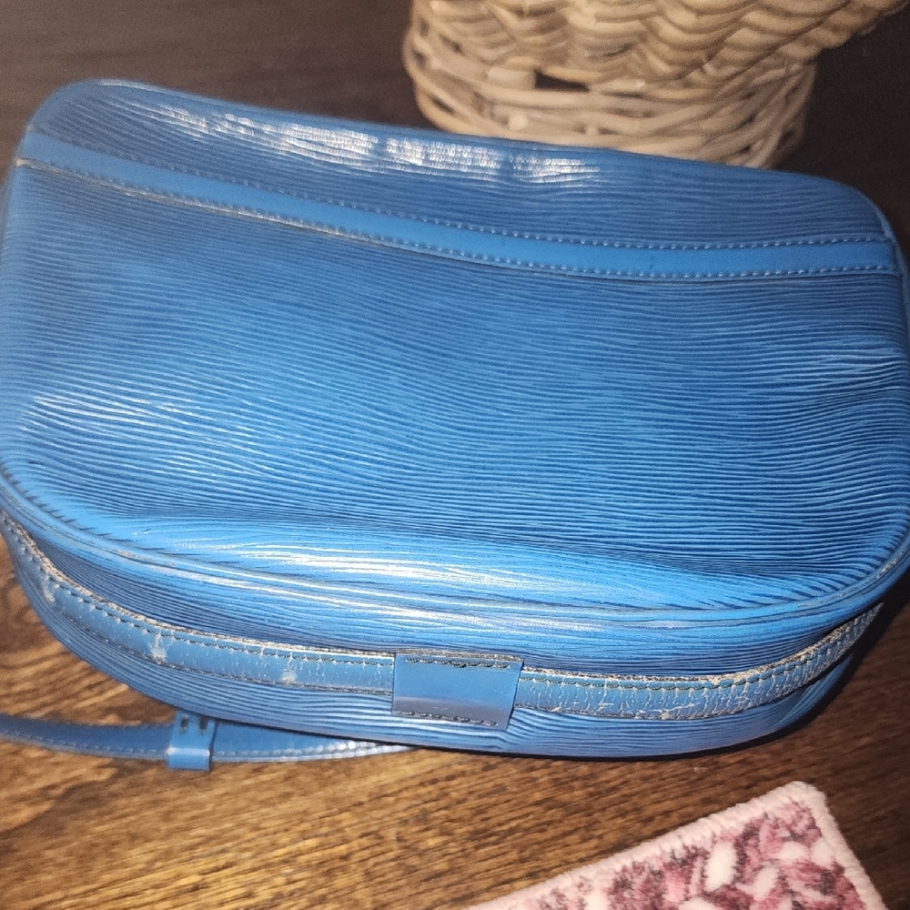 Louis Vuitton Royal Blue Shoulder Bag - Picture 13 of 16